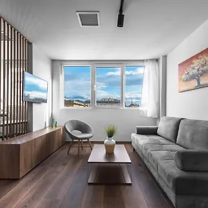 ultima-suites-nilie-hospitality-mgmt.hotels-of-thessaloniki.com/