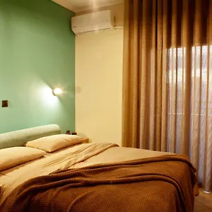 designer-apartments-close-to-the-center-free-parking.hotels-of-thessaloniki.com/